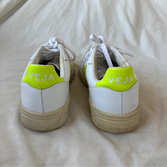 Veja V-10 Sneaker in Extra White Jaune Fluo Size 7 - Picture 8 of 11